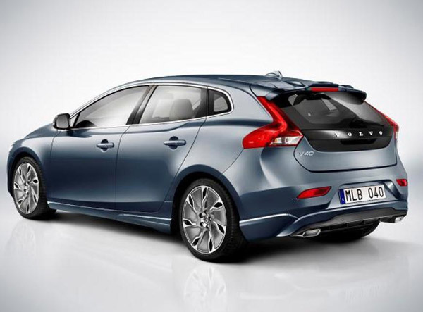 Появились фотографии нового Volvo V40