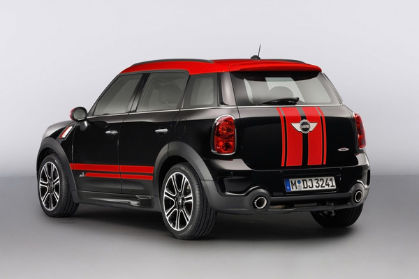 MINI Countryman получил «заряженную» версию JCW