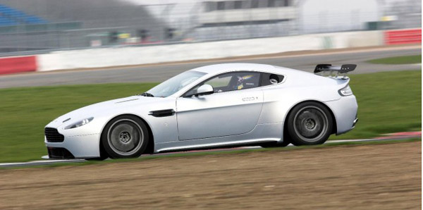 Aston Martin представил Vantage GT4