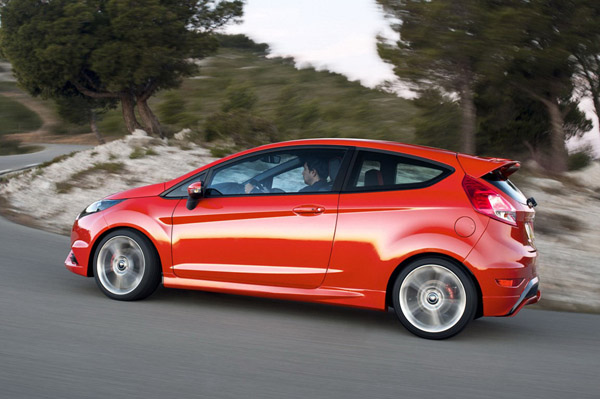 Ford презентовал серийную модель Fiesta ST