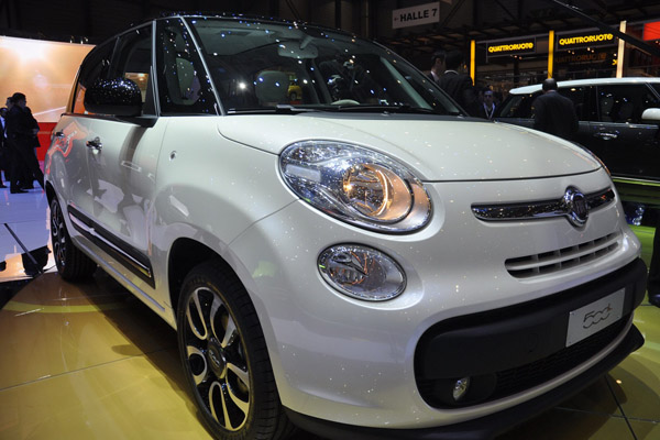 Fiat 500L представлен в Женеве