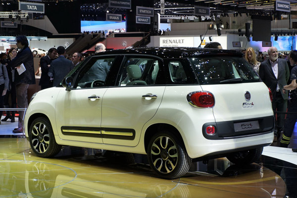 Fiat 500L представлен в Женеве