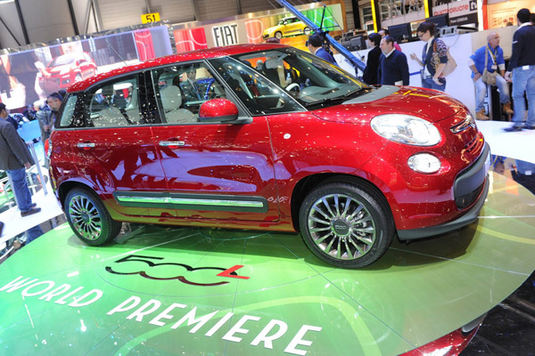 Fiat 500L представлен в Женеве