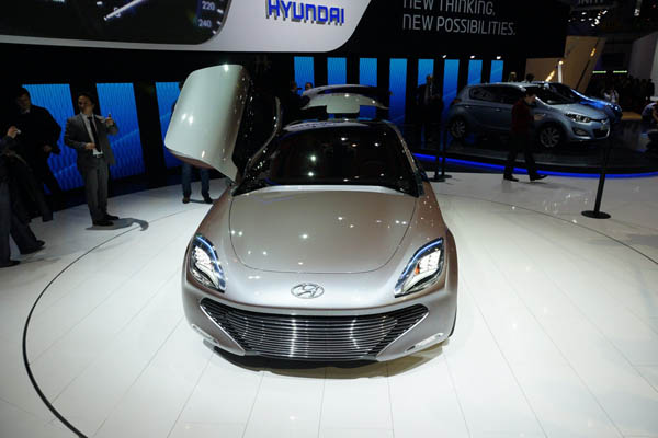 в Женеве Hyundai показал электромобиль i-oniq