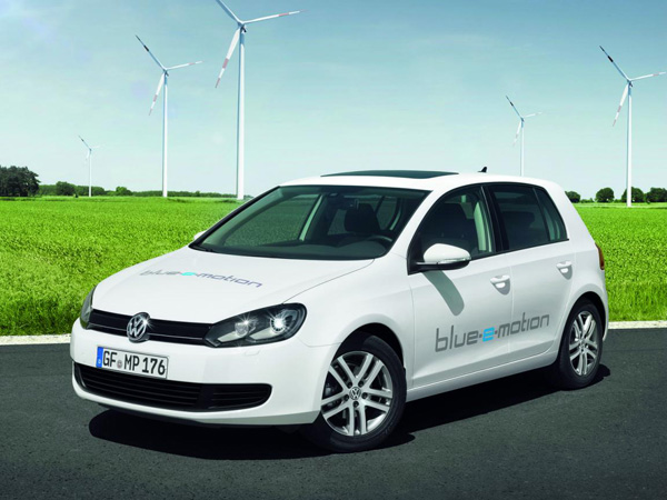 Серийный Volkswagen E-Golf покажут в сентябре