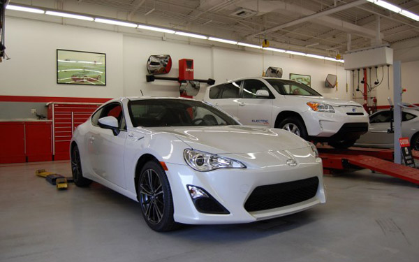 Scion дала FR-S для изучения производителям тюнинга