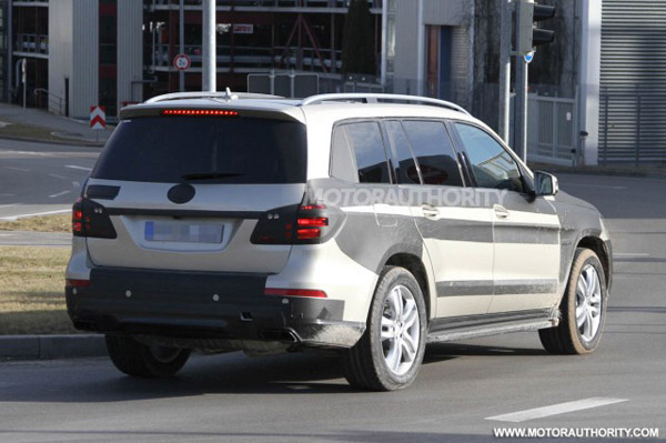 Mercedes GL-Class покажут в Нью-Йорке