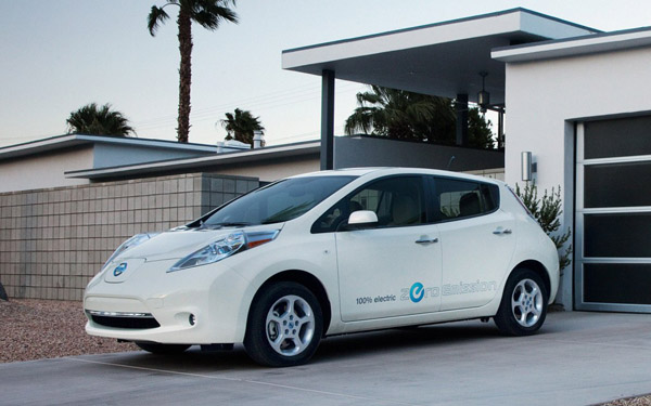 Nissan Leaf 2012 получит новые опции