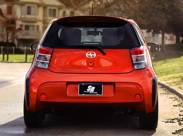 Scion IQ Pryzm - яркий малыш от SR Auto Group