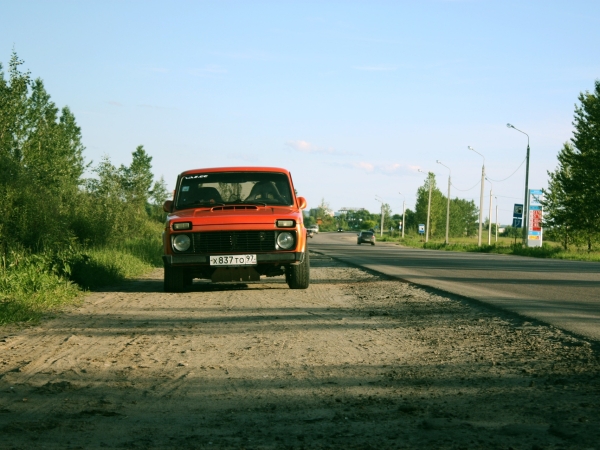 Стильная Лада 4x4 по имени "Оранжевый трактор"