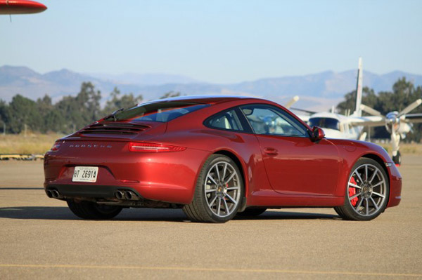 Porsche 911 2012 получил очередную награду
