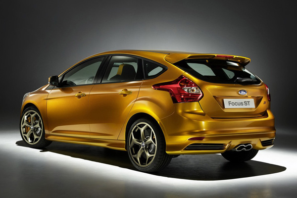 Ford Focus ST 2013 - американские цены