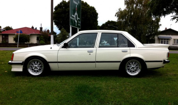 Holden VC Commodore с двигателем LS3 6.2 V8