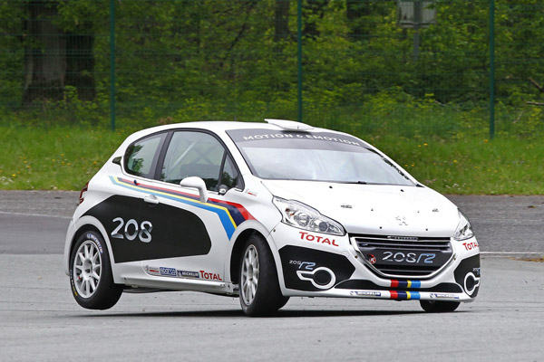 Peugeot представил раллийную модель 208 R2