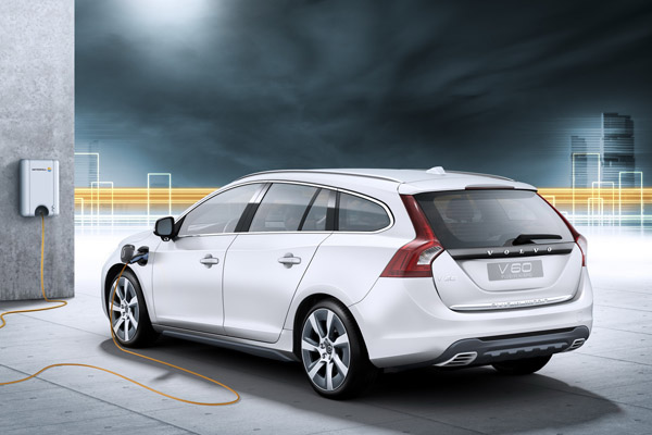 В Европе начались продажи Volvo V60 Plug-in Hybrid 