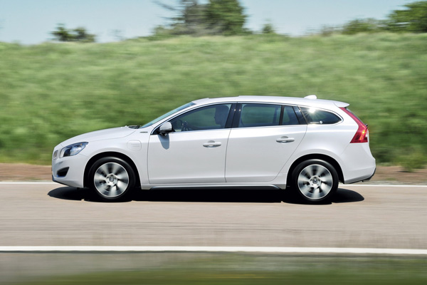 В Европе начались продажи Volvo V60 Plug-in Hybrid 