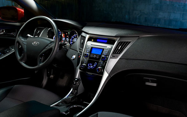 Hyundai обновил комплектацию для Sonata 2013