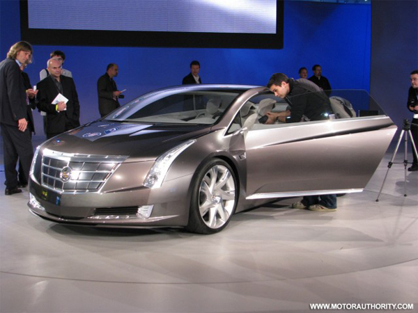 Cadillac ELR 2014 пойдет в серию через 18 месяцев