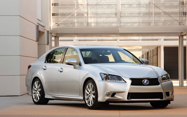 Lexus планирует новый гибрид GS 300h