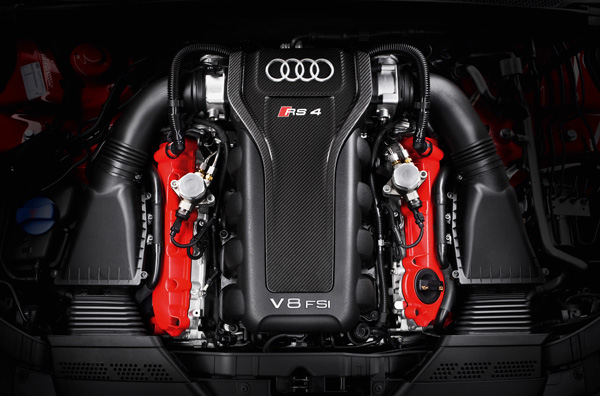 В России начался прием заказов на Audi RS4 Avant
