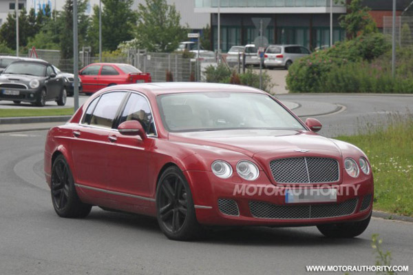 Bentley Continental Flying Spur получит двигатель V8