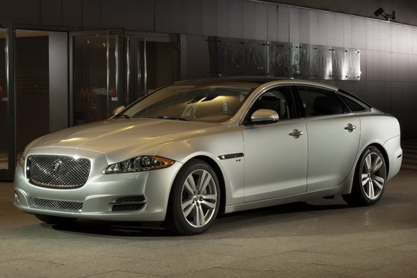 Jaguar XJ 2013 получил новый мотор и коробку 