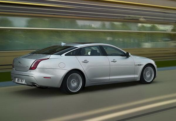 Jaguar XJ 2013 получил новый мотор и коробку 