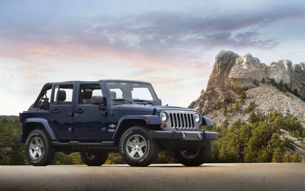 Jeep анонсировал военный Wrangler Freedom Edition