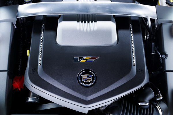 Cadillac представил обновленные CTS и CTS-V 2013