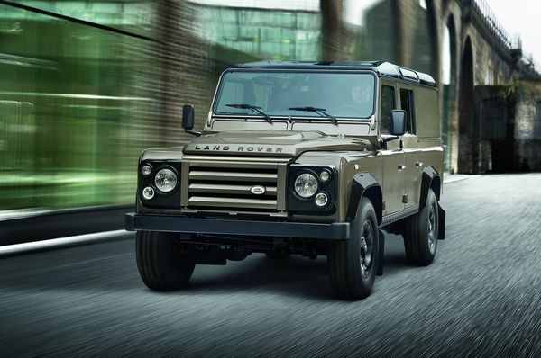 Land Rover обновил модель Defender XTech