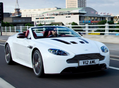 Aston Martin представил V12 Vantage Roadster