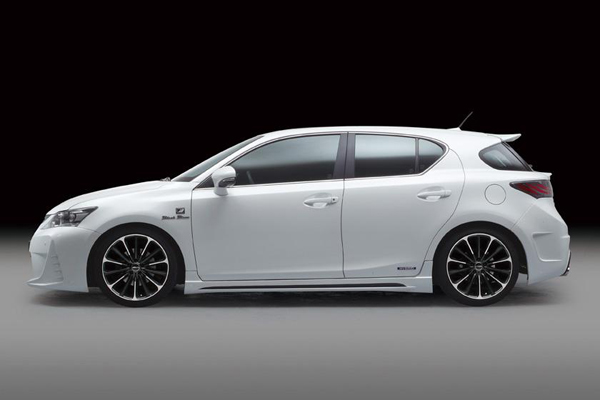 Lexus CT200h Black Bison от Wald International   