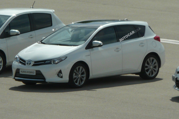 Первые фотографии Toyota Auris 2013