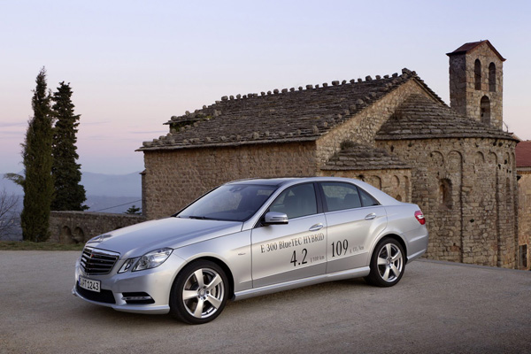Анонсирован Mercedes-Benz E300 BlueTEC Hybrid