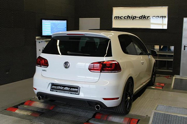 Mcchip-DKR «зарядил» VW Golf GTI и Audi RS4 