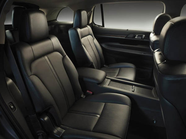 Lincoln MKT Town Car получил новый двигатель