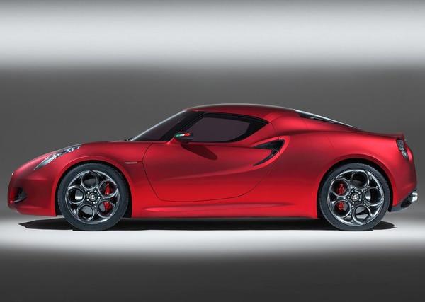 Новые данные о купе и кабриолете Alfa Romeo 4C 