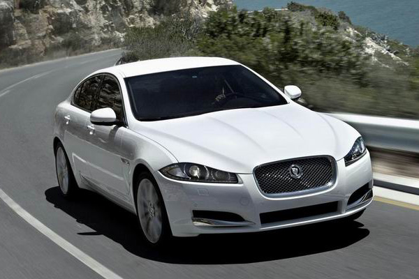 Jaguar назвал рублевые цены на XF и XJ AWD 