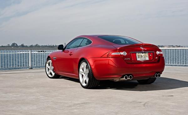 Цены на купе и кабриолет Jaguar XK 2013 