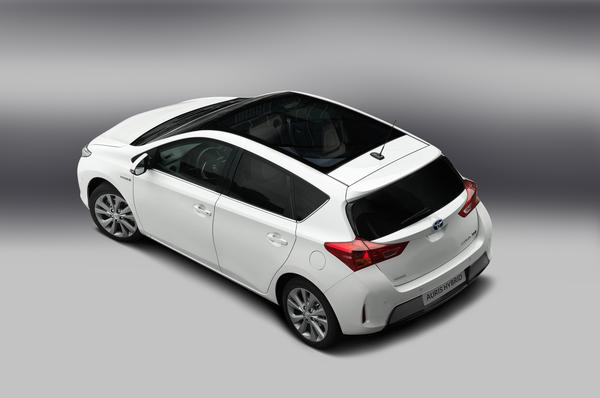 Новые данные и первые фото будущего Toyota Auris