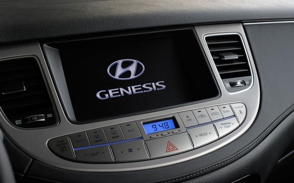 Hyundai объявил цены на седан Genesis 2013 года