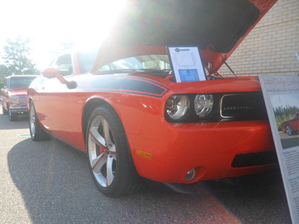 800-сильный Dodge Challenger SRT8 Twin-Turbo