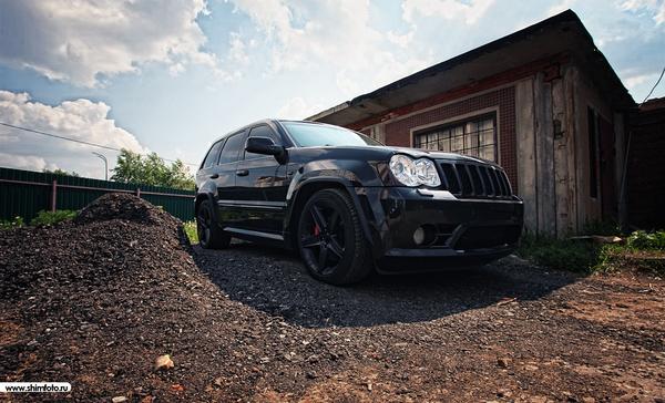 1238-сильный Jeep Grand Cherokee SRT-8 «Малыш»