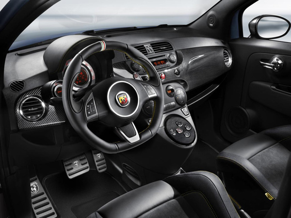 FIAT 500 стал спорткаром Abarth 695 Fuori Serie 