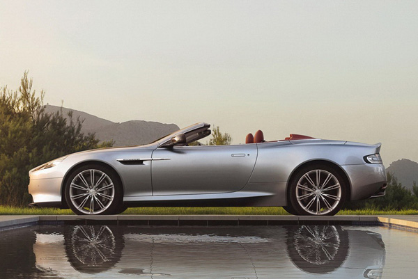 Aston Martin анонсировал обновленный DB9 2013  