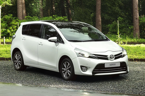 В Париже представят обновленную Toyota Verso 2013