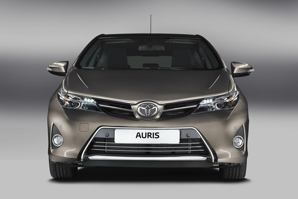 Toyota Auris 2013 - технические характеристики 