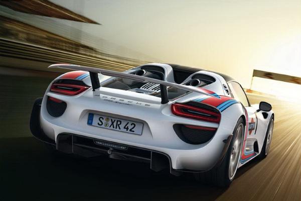 Porsche обнародовал новые данные о 918 Spyder