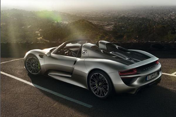 Porsche обнародовал новые данные о 918 Spyder