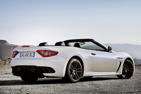 В сеть попали фото Maserati GranCabrio MC Stradale